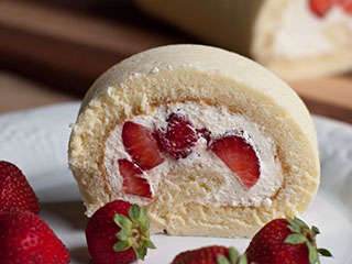 Strawberry Roll Cake