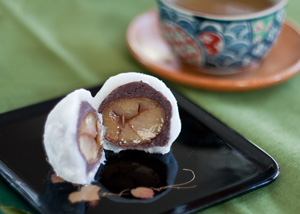 A kuri (chestnut) daifuku