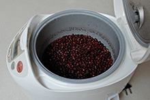 Cooked beans in a rice cooker