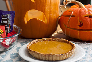 A pumpin pie with Halloween decorations